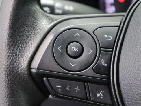 Used 2024 Toyota RAV4 XLE FWD image 21