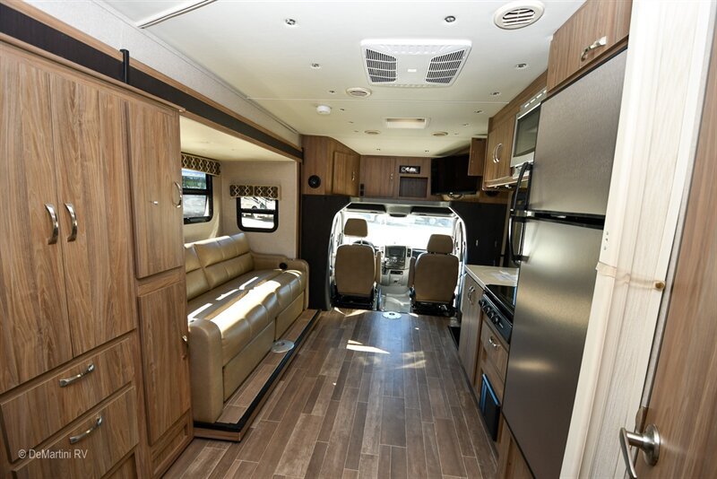 Used 2018 Mercedes-Benz Sprinter 3500 image 9