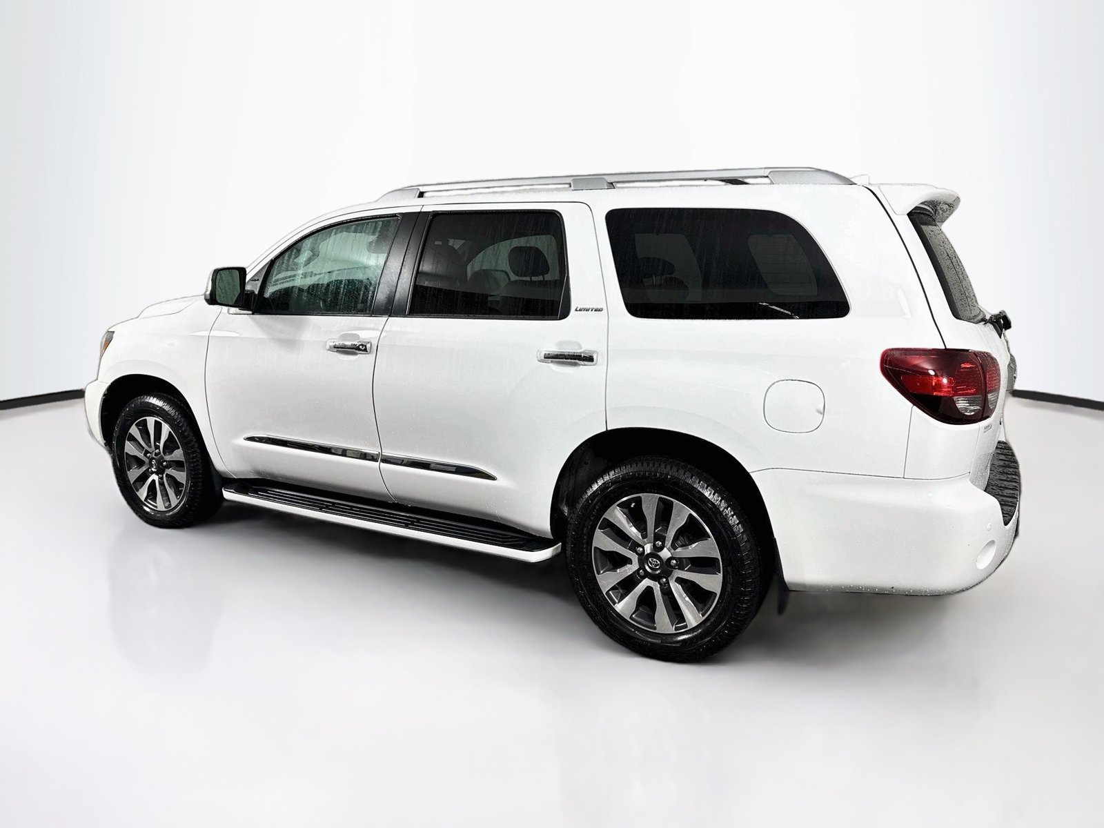 Used 2020 Toyota Sequoia Limited w/ Safety & Convenience Package AWD/4WD image 5