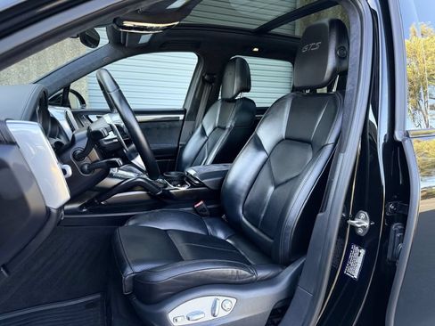 Used 2017 Porsche Cayenne GTS AWD/4WD image 13