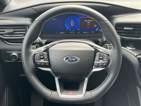 Certified 2022 Ford Explorer ST w/ ST Street Pack image 18