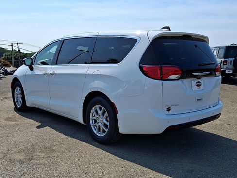 New 2027 Chrysler Pacifica LX FWD image 3