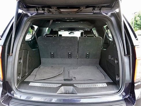 Used 2023 Chevrolet Suburban Premier image 13