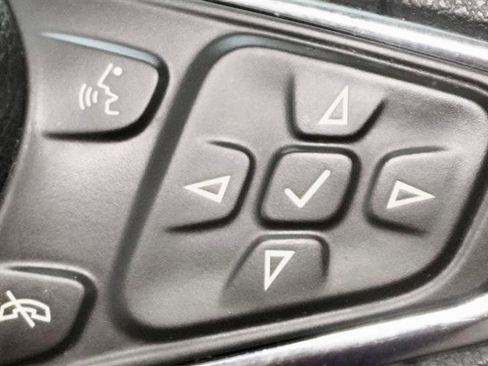 Used 2017 Chevrolet Cruze LT image 14