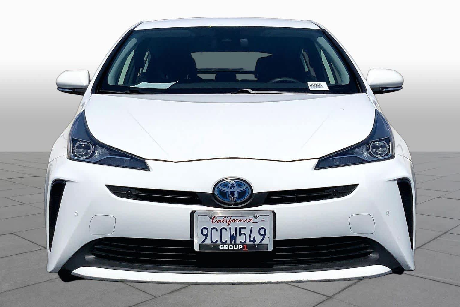 Used 2022 Toyota Prius LE FWD image 3