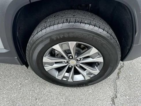Used 2025 Chevrolet Equinox LT FWD image 13