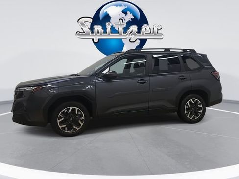 Used 2025 Subaru Forester Premium image 4