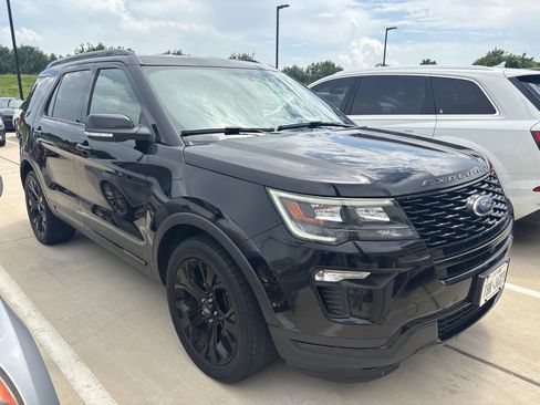 Used 2019 Ford Explorer Sport w/ Equipment Group 401A AWD/4WD image 3