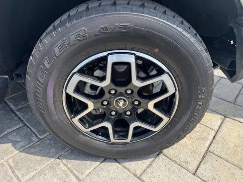Used 2025 Ford Bronco Outer Banks AWD/4WD image 4