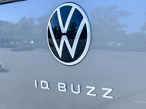New 2025 Volkswagen ID. Buzz 1st Edition image 24