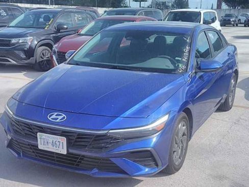 Certified 2024 Hyundai Elantra SEL FWD image 1