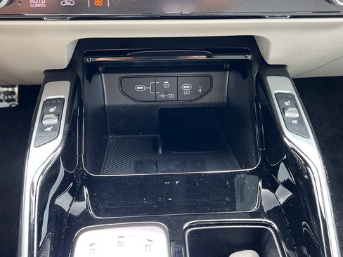 Used 2025 Kia Sorento SX Prestige AWD/4WD image 31