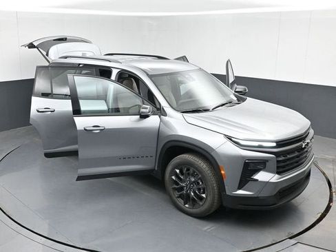 New 2026 Chevrolet Traverse LT w/ Enhanced Driving Package FWD image 52