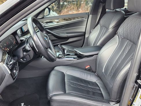 Used 2020 BMW M550i xDrive w/ Executive Package image 8