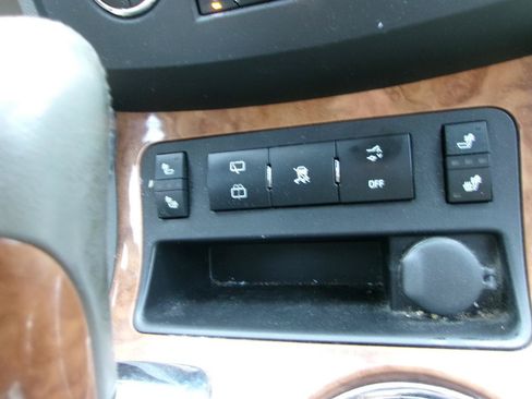 Used 2008 Buick Enclave CXL w/ Entertainment Package #2 FWD image 15