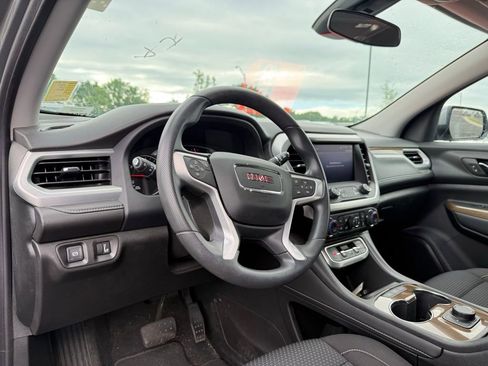 Used 2023 GMC Acadia SLE FWD image 10
