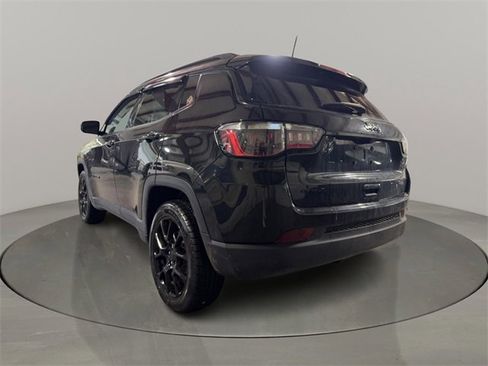 Used 2023 Jeep Compass Altitude image 5
