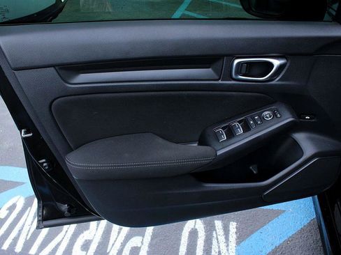 Used 2023 Honda Civic Sport image 7