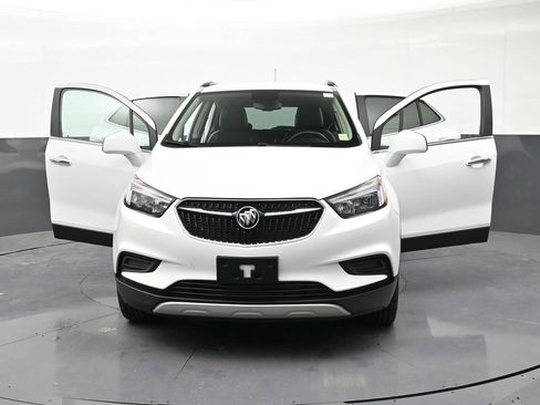 Used 2022 Buick Encore Preferred AWD/4WD image 37