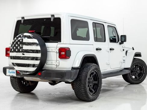 Used 2018 Jeep Wrangler Unlimited Sahara AWD/4WD image 29