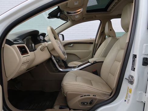 Used 2014 Volvo XC70 3.2 image 29