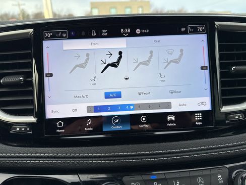 Used 2023 Chrysler Pacifica Touring-L w/ S Appearance Package image 18