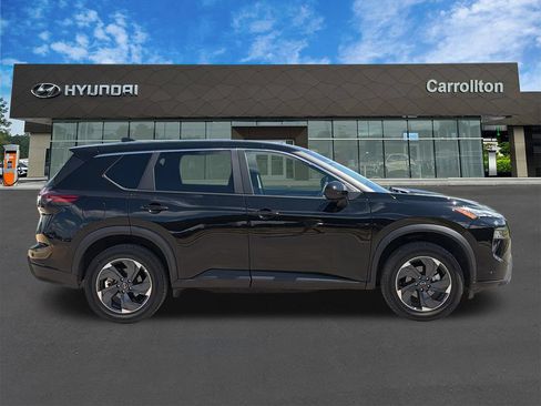 Used 2025 Nissan Rogue SV FWD image 4