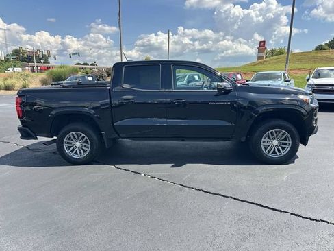 Used 2024 Chevrolet Colorado LT RWD image 9