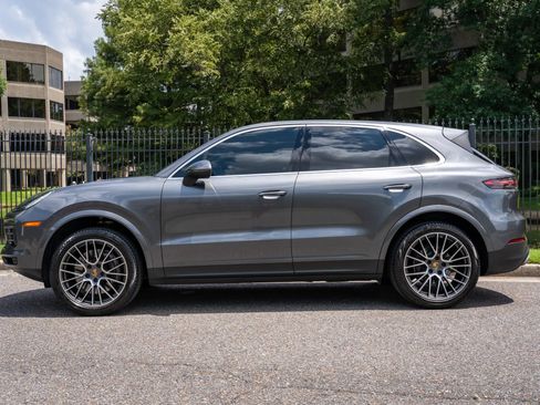 Used 2021 Porsche Cayenne AWD/4WD image 9