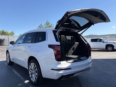 Used 2021 Cadillac XT6 Premium Luxury AWD/4WD image 9