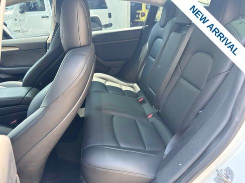 Used 2022 Tesla Model 3 Long Range AWD/4WD image 13