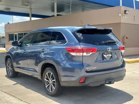 Used 2017 Toyota Highlander XLE FWD image 3