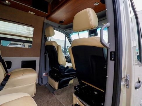 Used 2014 Mercedes-Benz Sprinter 3500 image 35