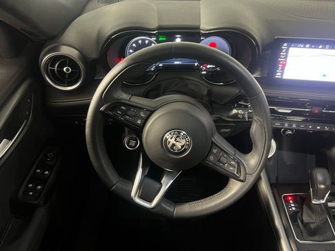 Used 2024 Alfa Romeo Tonale Ti image 14