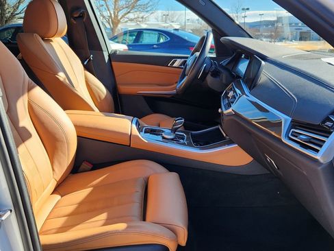 Used 2022 BMW X5 xDrive40i w/ M Sport Package image 17