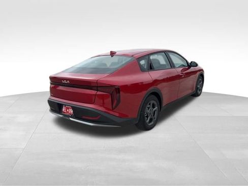Certified 2025 Kia K4 LXS FWD image 3
