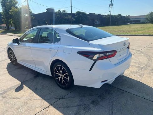 Used 2024 Toyota Camry SE FWD image 8