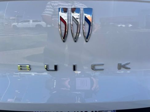 Used 2025 Buick Envista Preferred FWD image 39