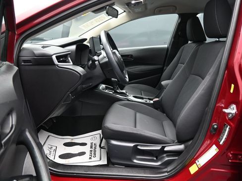 Used 2025 Toyota Corolla LE FWD image 9