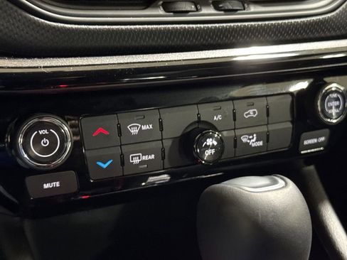 New 2026 Jeep Compass Latitude image 16