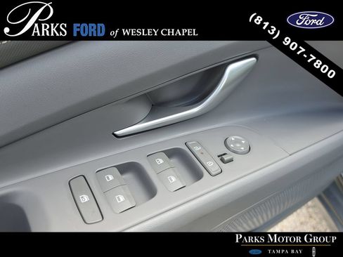 Used 2025 Hyundai Elantra SEL FWD image 16