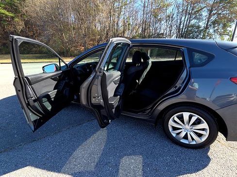 Used 2019 Subaru Impreza 2.0i image 8