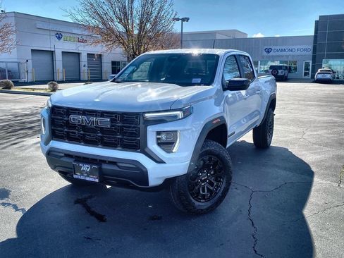 New 2026 GMC Canyon Elevation w/ LPO, Black Badging Package image 10