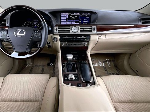 Used 2013 Lexus LS 460 w/ Comfort Pkg RWD image 13