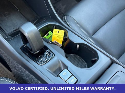 Certified 2025 Volvo XC40 B5 Core image 19