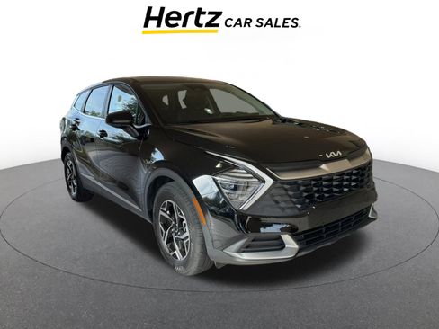 Used 2025 Kia Sportage LX image 1