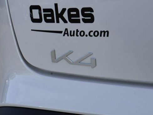 New 2025 Kia K4 LXS image 17