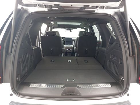 Used 2025 GMC Yukon Denali w/ Sun & Power Step Package AWD/4WD image 16