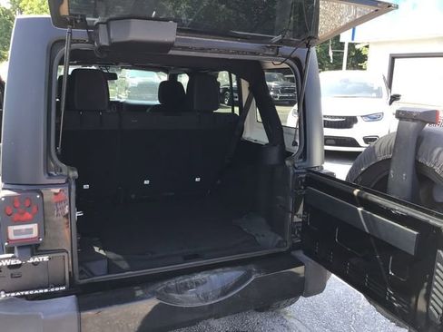Used 2016 Jeep Wrangler Unlimited Sahara AWD/4WD image 49