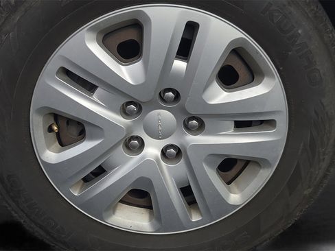 Used 2018 Dodge Grand Caravan SE w/ UConnect Hands-Free Group image 29